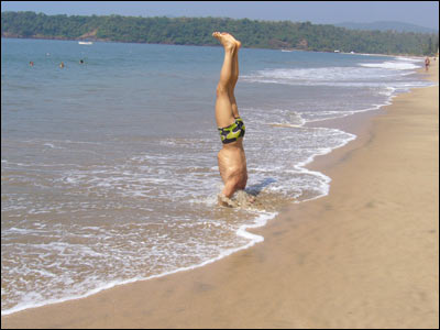 goa_kopfstand