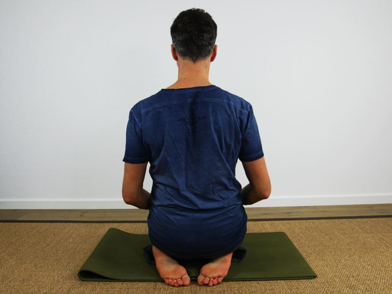 Yoga Sitzhaltung Vajrasana 